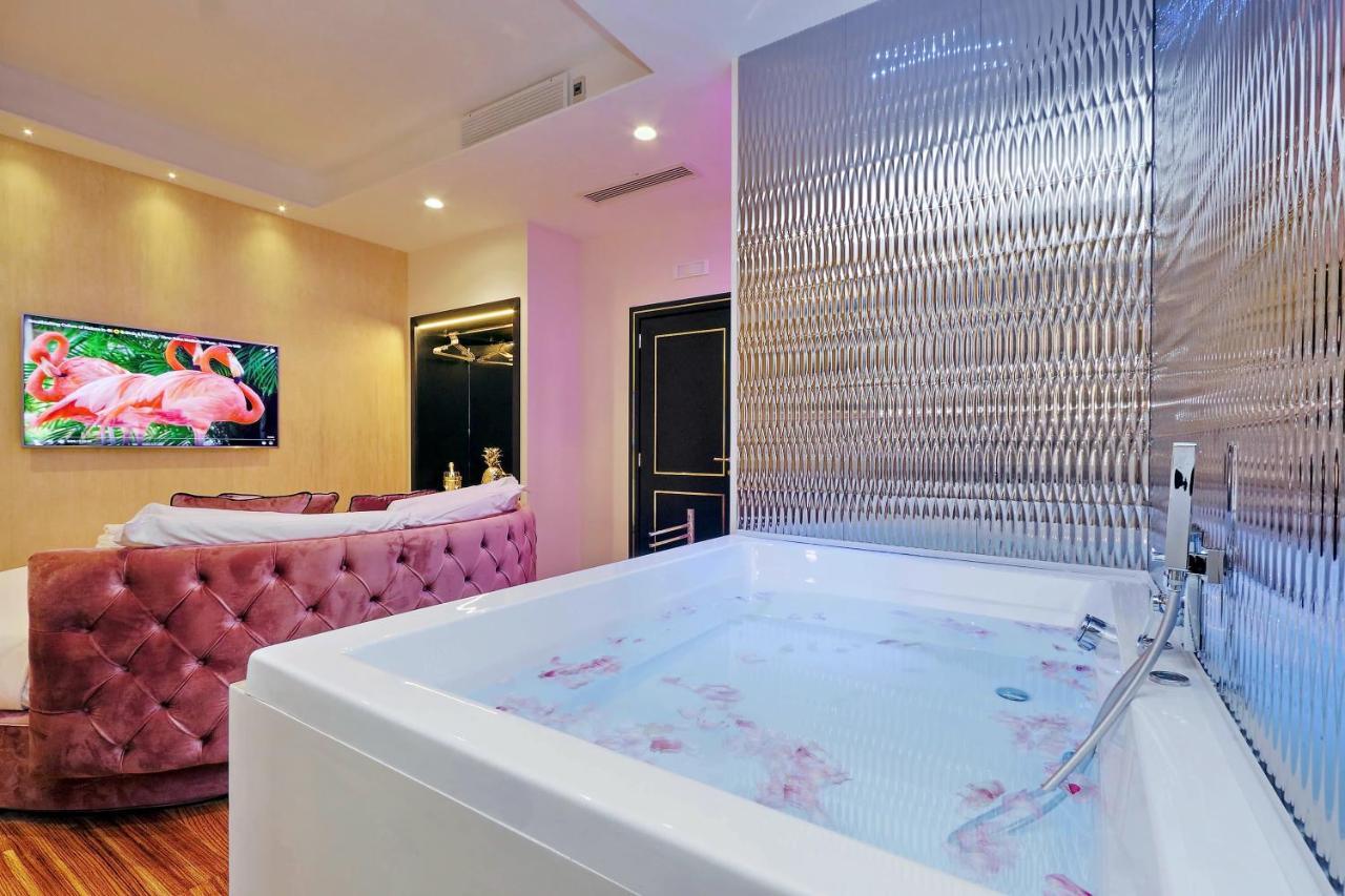 Spanish Hills Collection Luxury Suites & Jacuzzi Rom Eksteriør billede